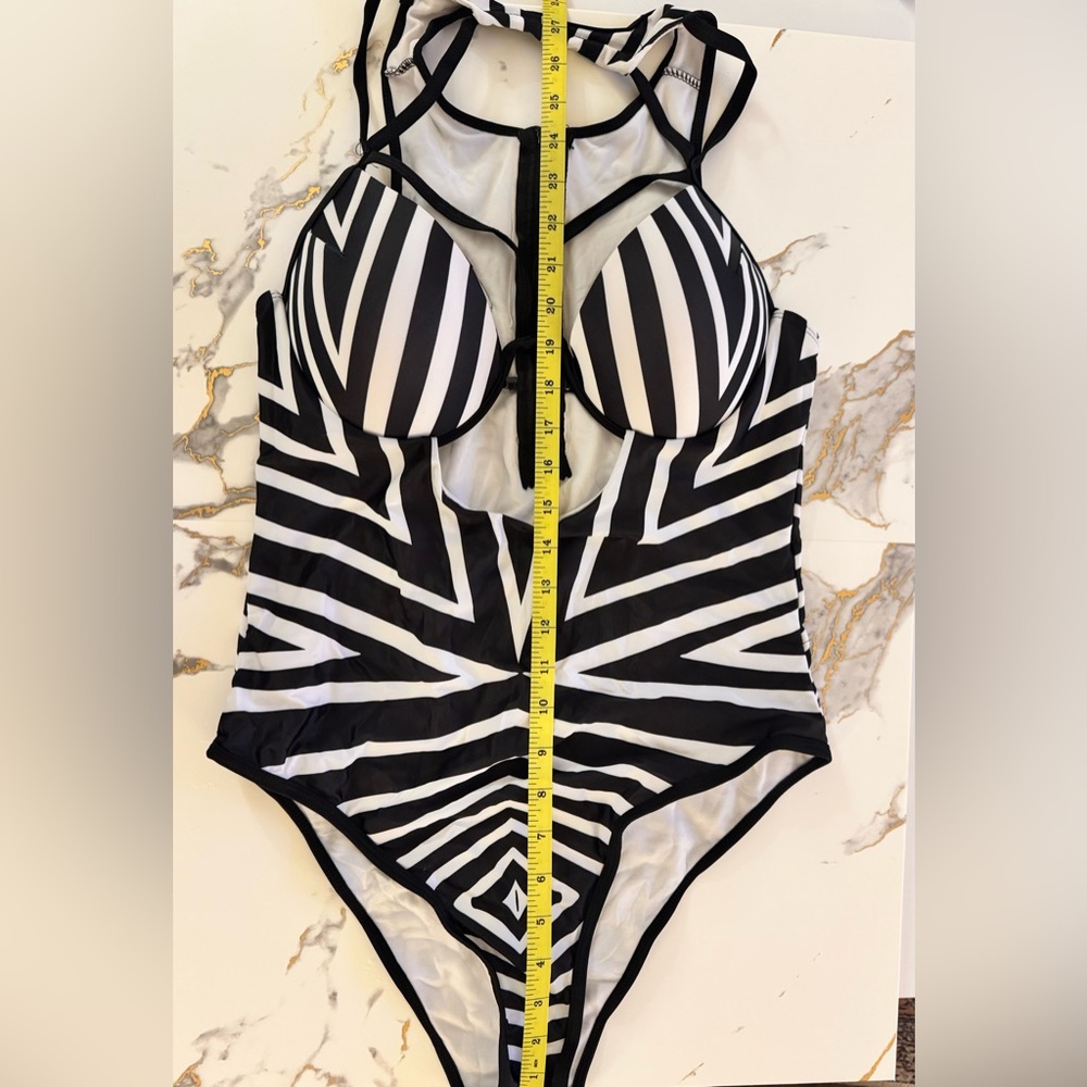 Black and White One Piece Swimsuit Monokini Cutouts Inspired by Andrea Iyama XL - Picture 6 of 11